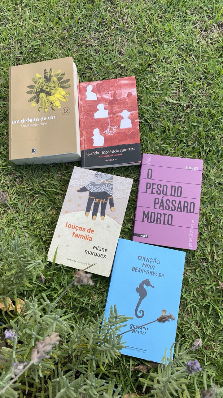 5 livros espelahados pela grama